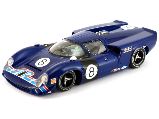 LOLA T70 MKIII No 8